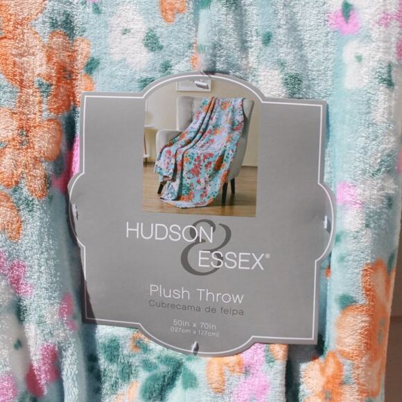 Hudson & Essex Plush Throw Spring Floral Ultra Soft Size 50 in X 70 in NEW - Picture 7 of 16